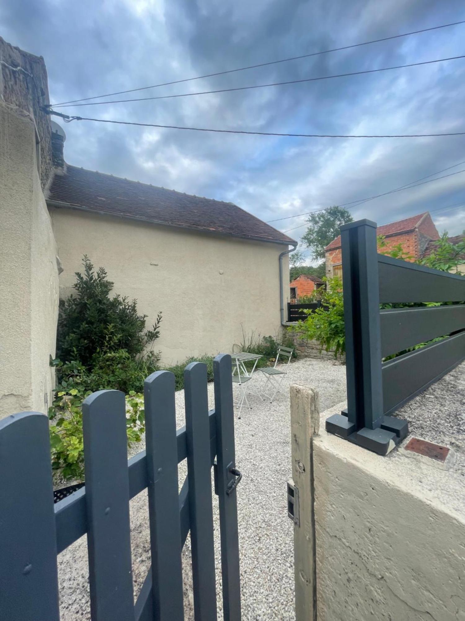 Gite Des Bons Voisins Marigny-le-Cahouet Exteriör bild